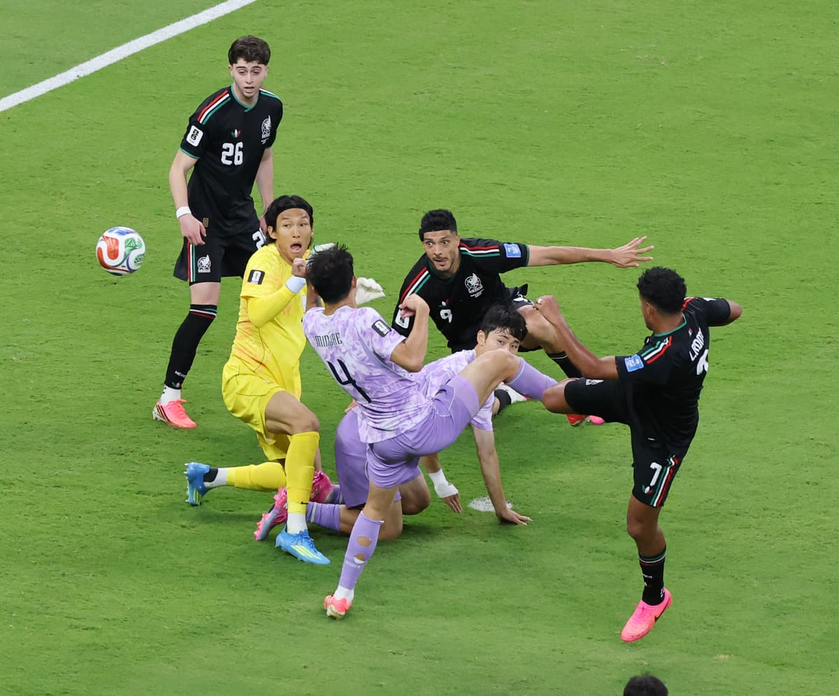 김승규 실수로 멕시코에 선제골 허용…한국 0-1 뒤처짐